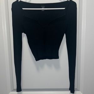 Black long sleeve crop top